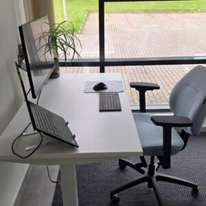 Ergonoomiline kontori töökoha baaskomplekt