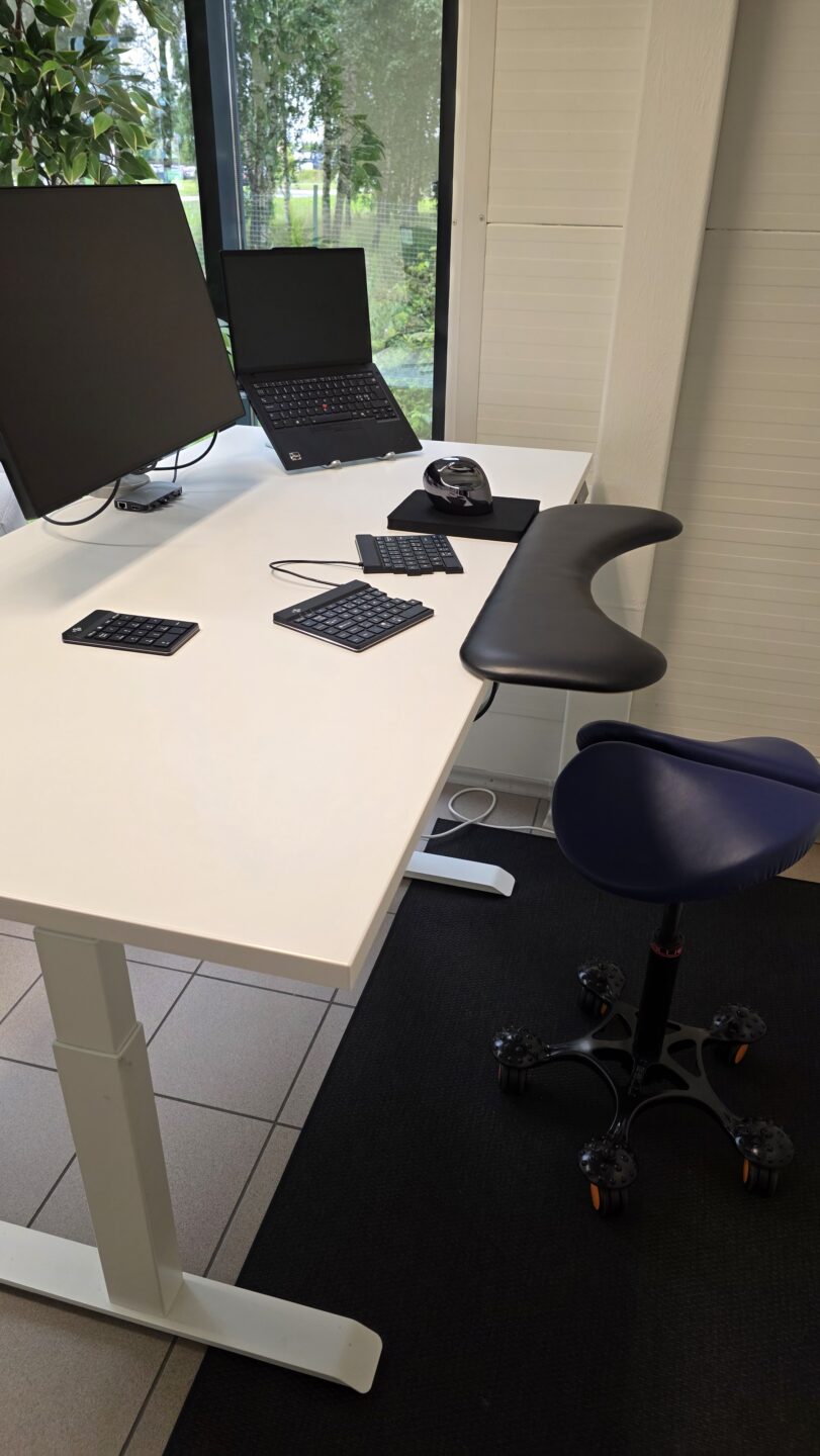 PRO ergonoomiline arvutitöökoht 1 PRO ergonoomiline arvutitöökoht